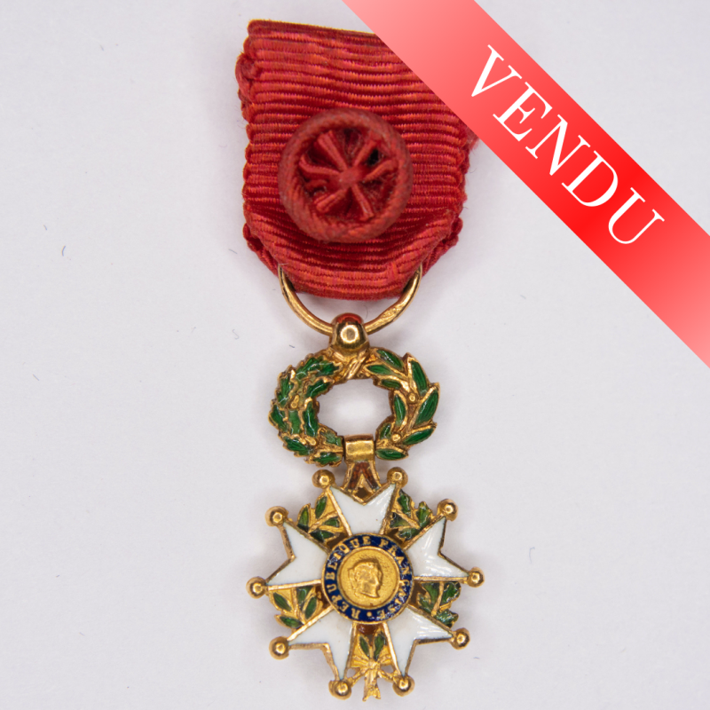 Médaille miniature d’officier de la légion d'honneur en or.