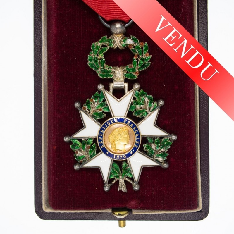 Belle médaille de la légion d’honneur, fabrication bijoutière, d’époque 3eme République.