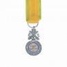 Médaille militaire en miniature d’époque 3eme république. avec son ruban.