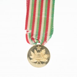 Italie Médaille miniature commémorative de l’anniversaire de la victoire en or.