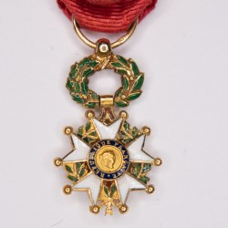 Médaille miniature d’officier de la légion d'honneur en or.