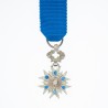 Médaille miniature de l'ordre du mérite national, ornée de saphirs et diamant.