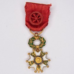 Médaille miniature d’officier de la légion d'honneur en or.