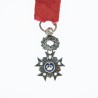 Belgique.  Rare médaille miniature de l’ordre de la couronne, ornée de diamants. Centre en or