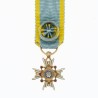 Rare médaille d’officier de l'ordre du Trésor Sacré en or et émail.