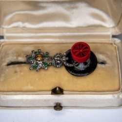 Rare miniature medal of officer buttonhole of the Second Empire period Legion of Honor with diamonds.