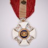 Médaille de l’ordre de la couronne d’Italie en or, émail, ruban avec agrafe couronne.