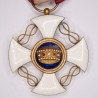 Médaille de l’ordre de la couronne d’Italie en or, émail, ruban avec agrafe couronne.