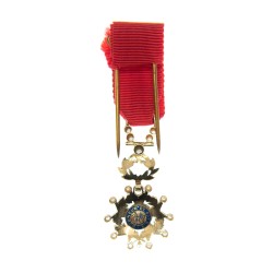 Belle médaille de la légion d’honneur en miniature. En or et diamants.