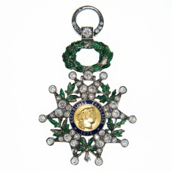 Exceptionnelle et superbe médaille de la légion d’honneur de luxe.  Très belle fabrication bijoutière