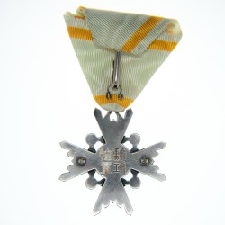 Japon.  Médaille de l’ordre du trésor sacré de 5eme classe.