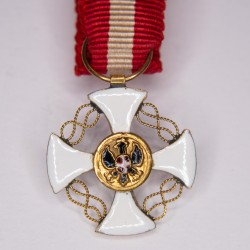 Miniature Officer's Medal of the Order of the Italian Crown in gold and enamel.