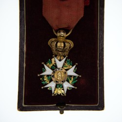 Rare médaille d’officier de l’ordre de la Légion d’Honneur en or, d’époque Monarchie de Juillet.