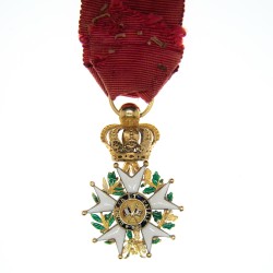 Rare médaille d’officier de l’ordre de la Légion d’Honneur en or, d’époque Monarchie de Juillet.