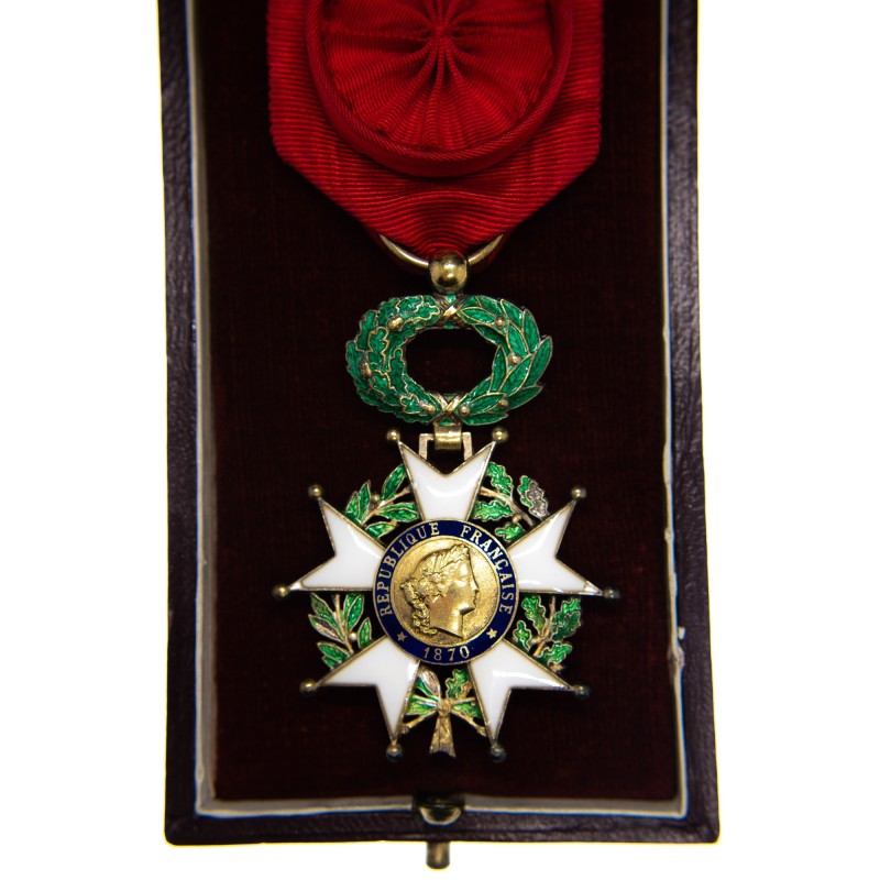 Médaille d’officier de la légion d’honneur.  Avec son ruban à rosette.