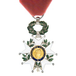 Médaille de la légion d’honneur d’époque 4eme république. Dans une boite en carton.
