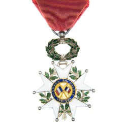 Médaille de la légion d’honneur d’époque 4eme république. Dans une boite en carton.