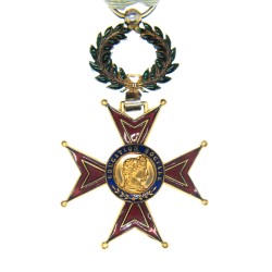 Médaille d’officier de l’éducation sociale. Avec son ruban d’officier.