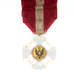 Ordre de la couronne d’Italie.  Médaille en or et émail.