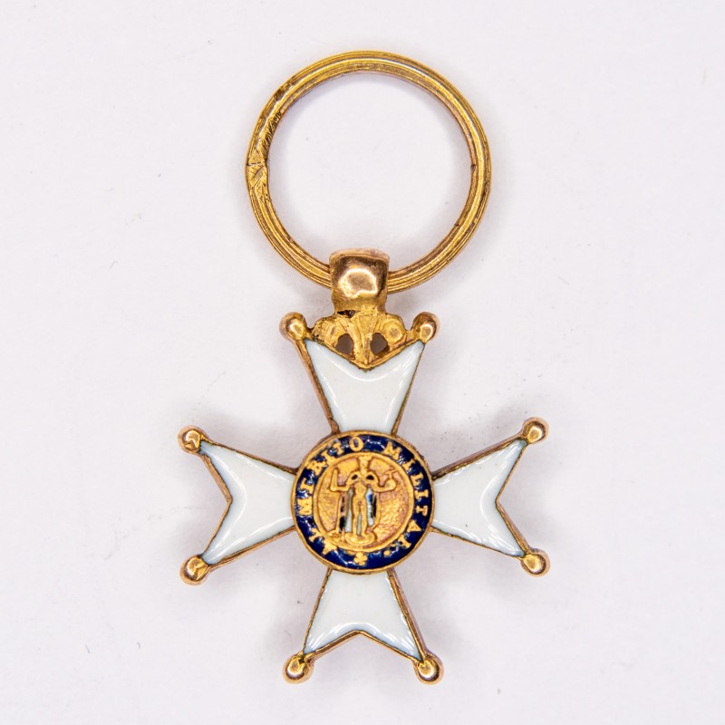 Rare miniature medal of the order of St Ferdinand in gold.