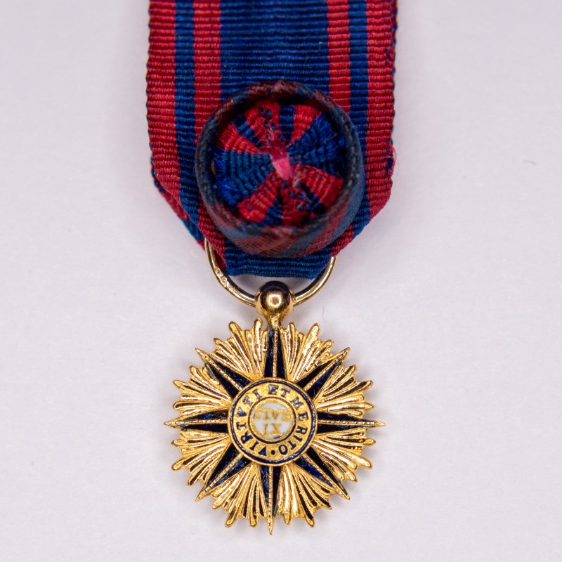 Rare miniature medal of officer of the Order of Pius IX, in gold, Vatican Holy See Pope.