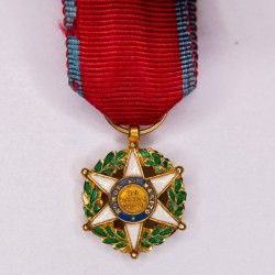 Rare miniature medal of the Order of Merit, Republic of Venezuela, in gold.