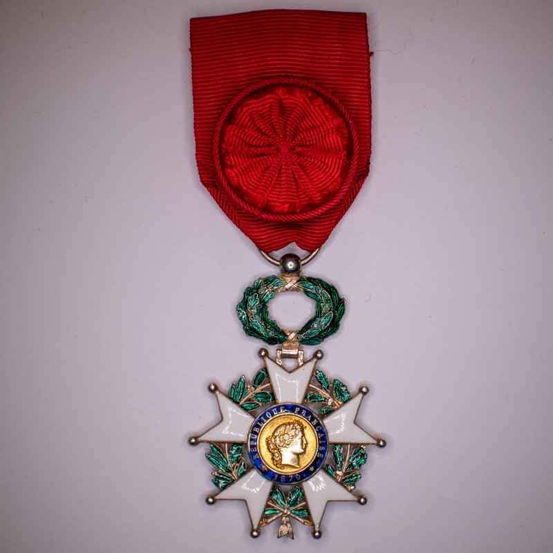 Médaille d’officier de la légion d’honneur IIIeme république avec insigne Médaille d’officier de la légion d’honneur IIIeme république avec insigne