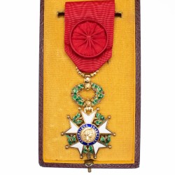 Très belle médaille d’officier de fabrication bijoutière de l’ordre de la Légion d’Honneur.