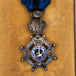 Medal of the Order of Leopold of Belgium in miniature with diamonds, silver and enamel.