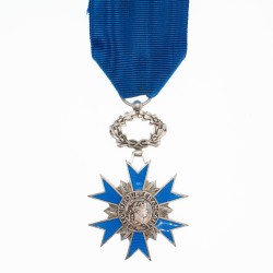 Médaille du mérite national en miniature.  Centres en deux parties