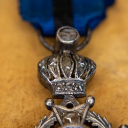 Medal of the Order of Leopold of Belgium in miniature with diamonds, silver and enamel.