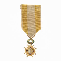 Miniature de l’ordre d’isabelle la Catholique en or et émail.