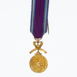 BELGIQUE. Médaille miniature en or de l’Ordre Royale du Lion.