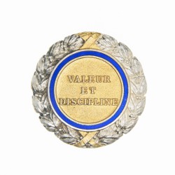 Médaille militaire sans bélière.