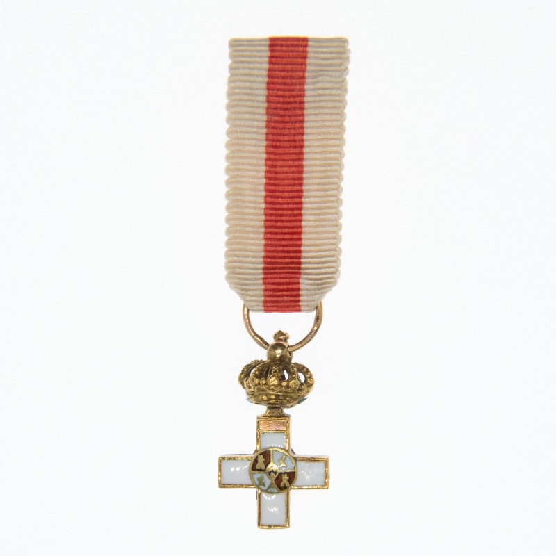 Espagne. Belle médaille en or de la croix blanche du mérite militaire miniature.