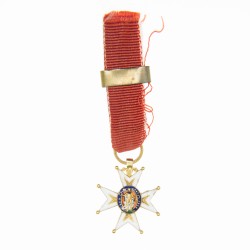 Médaille miniature de l’Ordre de Saint Louis en or et émail.  Anneau cannelé.