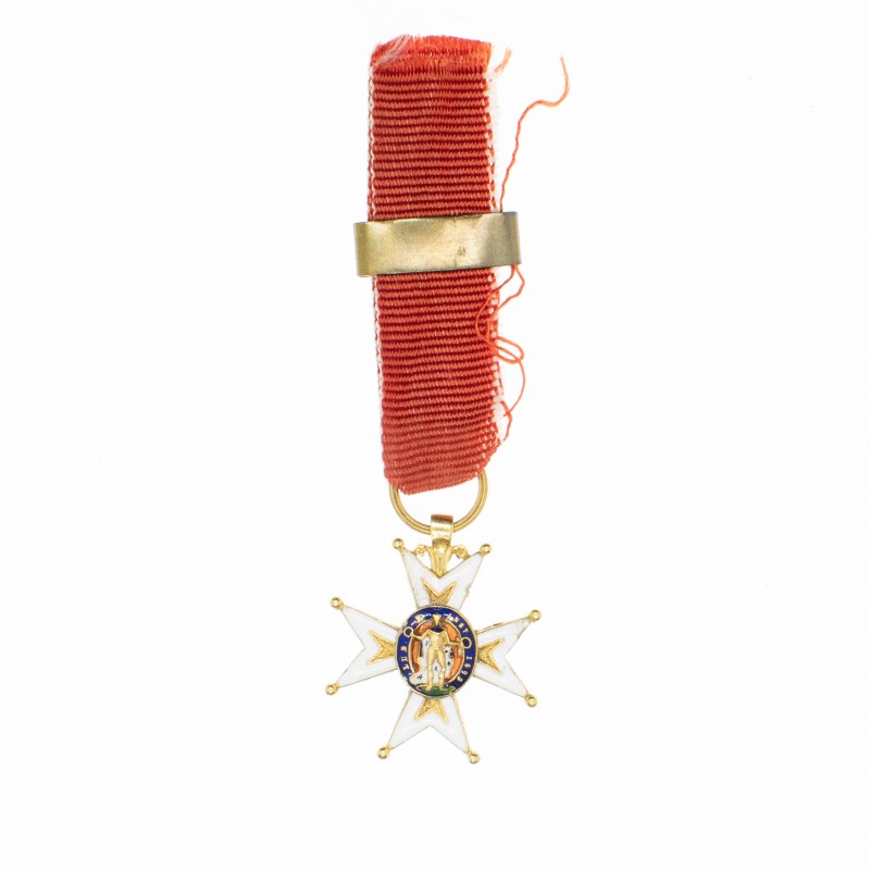 Médaille miniature de l’Ordre de Saint Louis en or et émail.  Anneau cannelé.