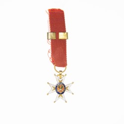 Médaille miniature de l’Ordre de Saint Louis en or et émail.  Anneau cannelé.