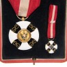 ITALIE Ordre de la Couronne. Ensemble en or comprenant une médaille de taille ordonnance et sa miniature.