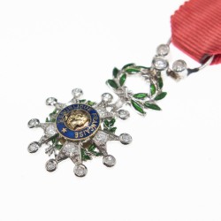 Belle miniature de luxe de l’ordre de la Légion d’Honneur ornée de diamants.