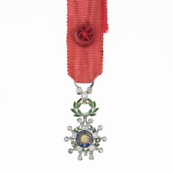 Belle miniature de luxe de l’ordre de la Légion d’Honneur ornée de diamants.