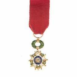 Belle médaille de commandeur de l'ordre de la Légion d’honneur en or et émail.