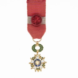 Belle médaille de commandeur de l'ordre de la Légion d’honneur en or et émail.