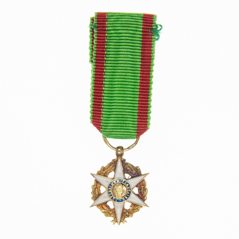 Médaille en or du mérite agricole en miniature. Centre en deux parties.