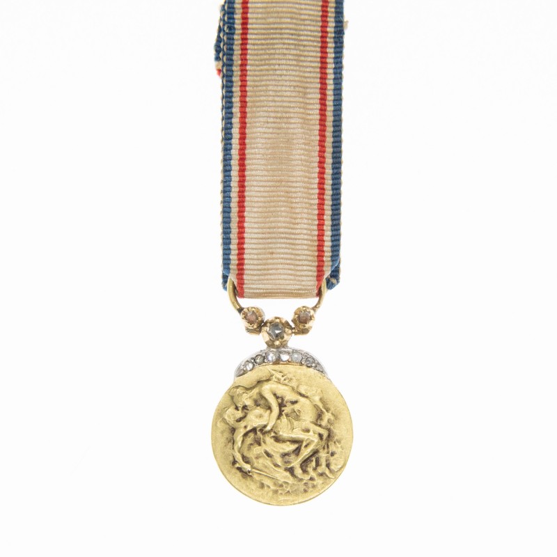 Médaille de la Reconnaissance française en or et diamants.