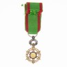 Très belle médaille d’officier de l’ordre du Mérite Agricole. Rare modèle de luxe en or sertie de diamants.
