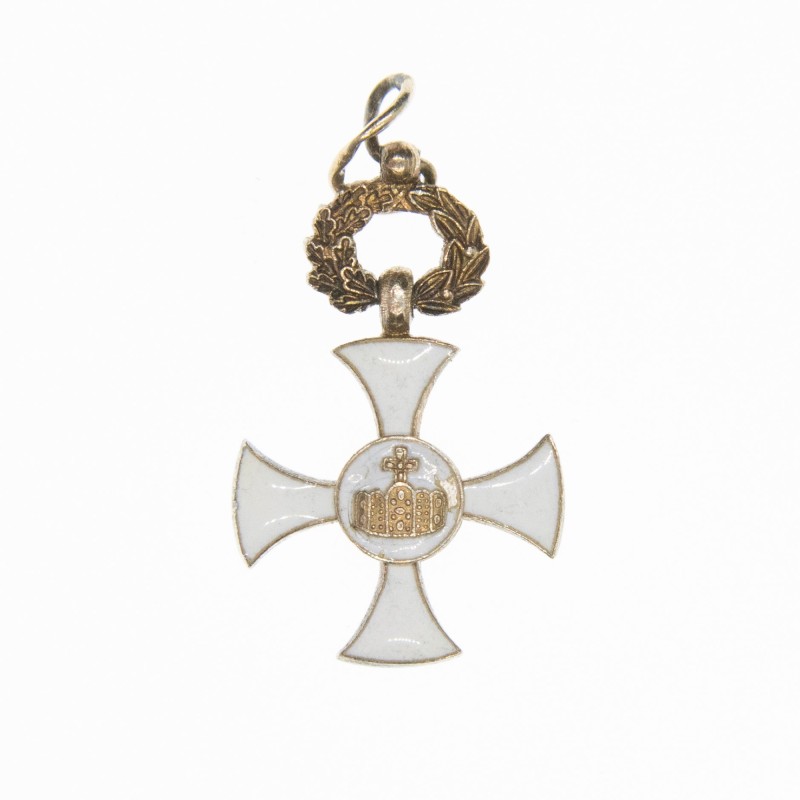 Rare médaille miniature de l’ordre de la couronne de charlemagne en or et émail.