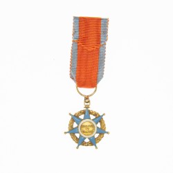 Belle médaille d’officier en or du Mérite Social.