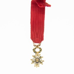 Médaille miniature d’officier de la légion d'honneur en or et diamants.