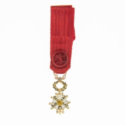 Médaille miniature d’officier de la légion d'honneur en or et diamants.